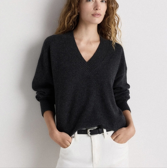 Quince Mongolian Cashmere Oversized V-Neck Sweater Size S - Picture 1 of 5